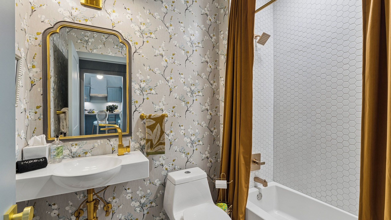 Photo of Bathroom in Poncey-Highland