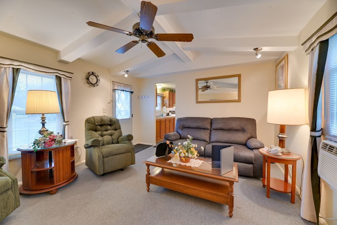 Photo of Livingroom in Lakemont