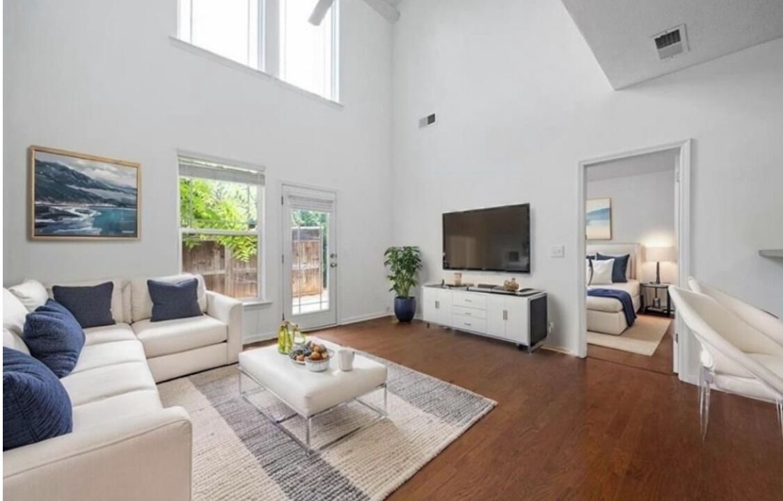 Photo of Livingroom in Kennesaw