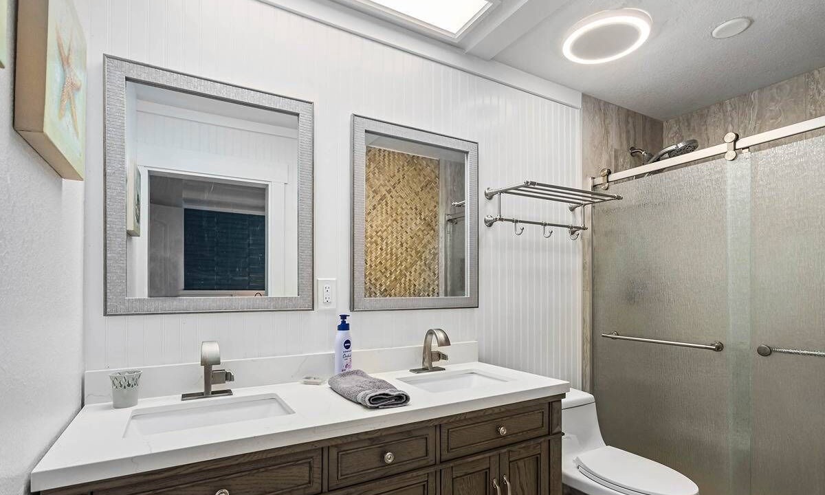 Photo of Bathroom in Kaiulani