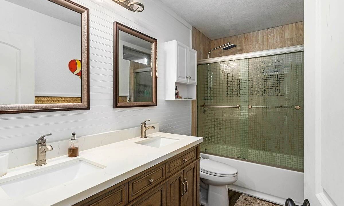 Photo of Bathroom in Kaiulani