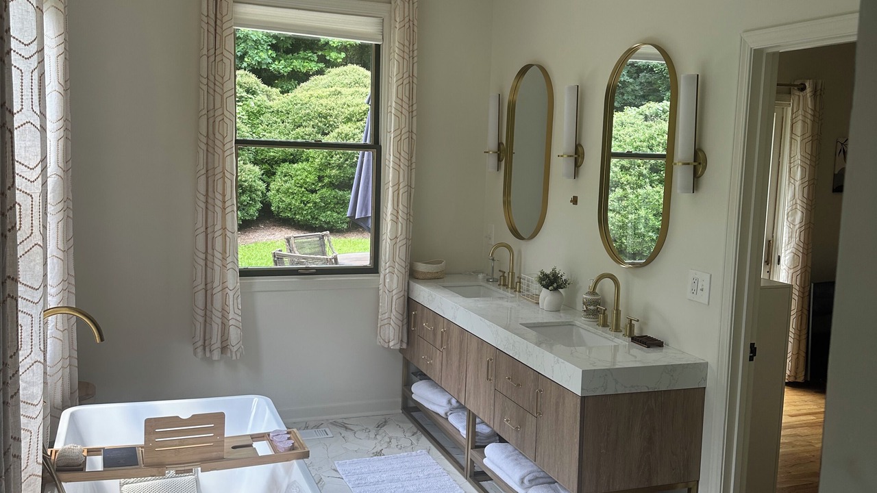 Photo of Bathroom in Stone Mountain
