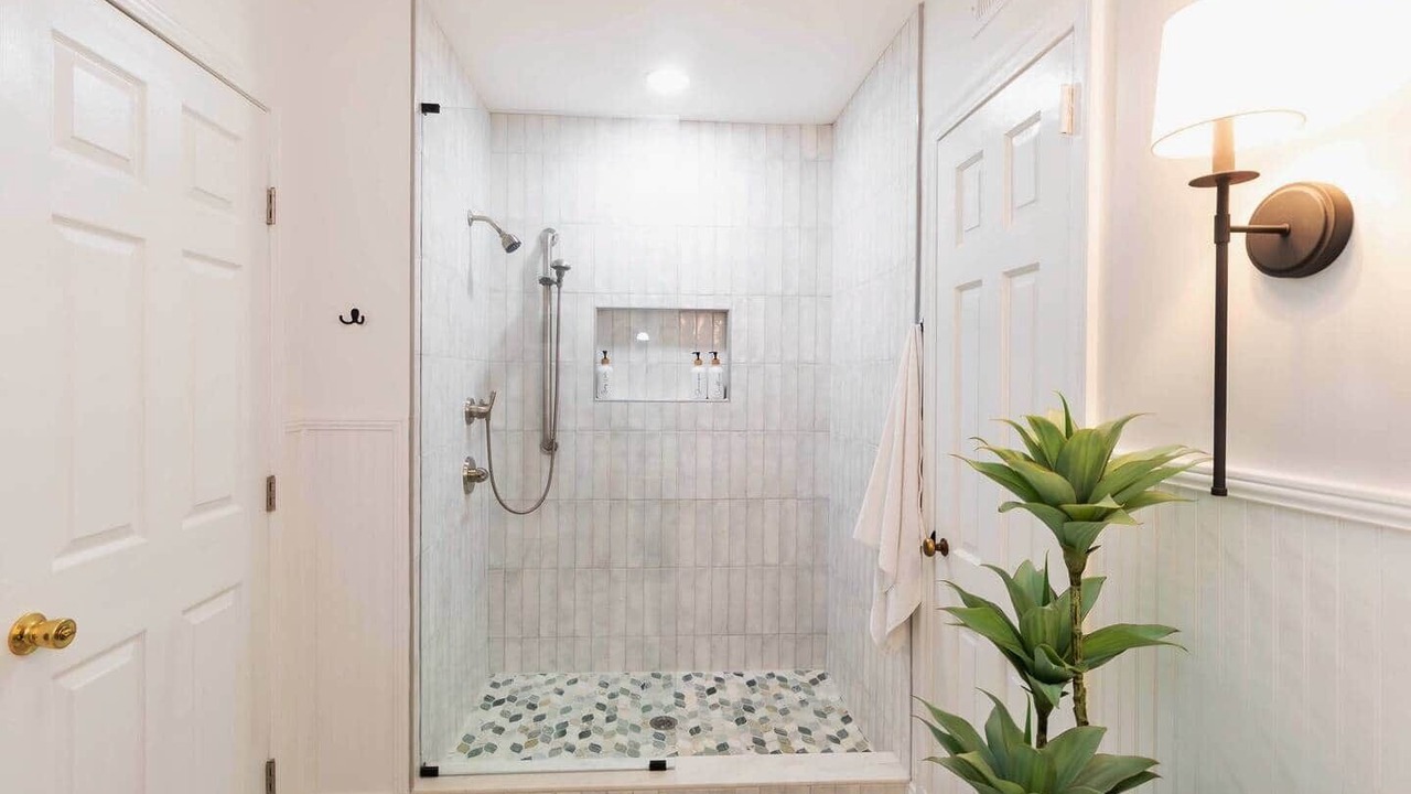 Photo of Bathroom in Jefferson Park
