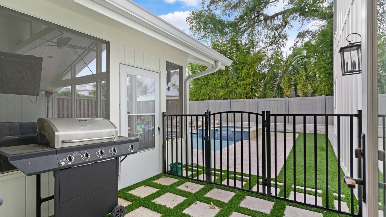 Photo of Patio Balcony in East Beach