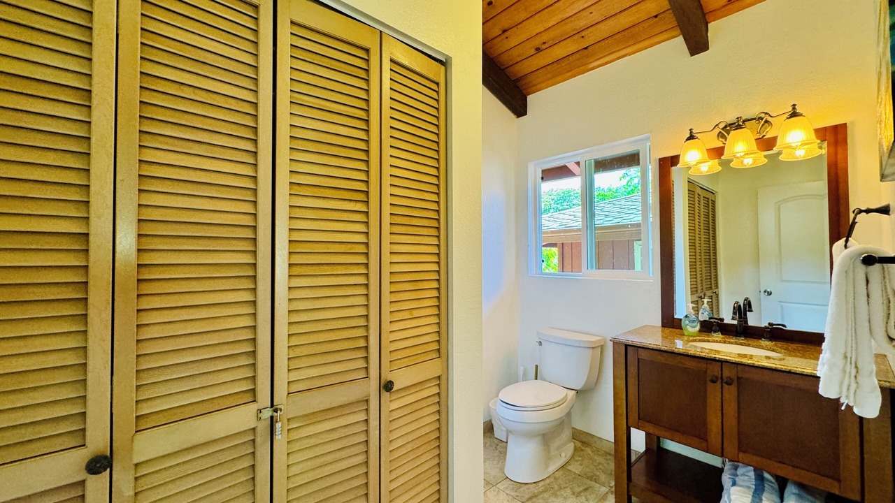 Photo of Bathroom in Wainiha
