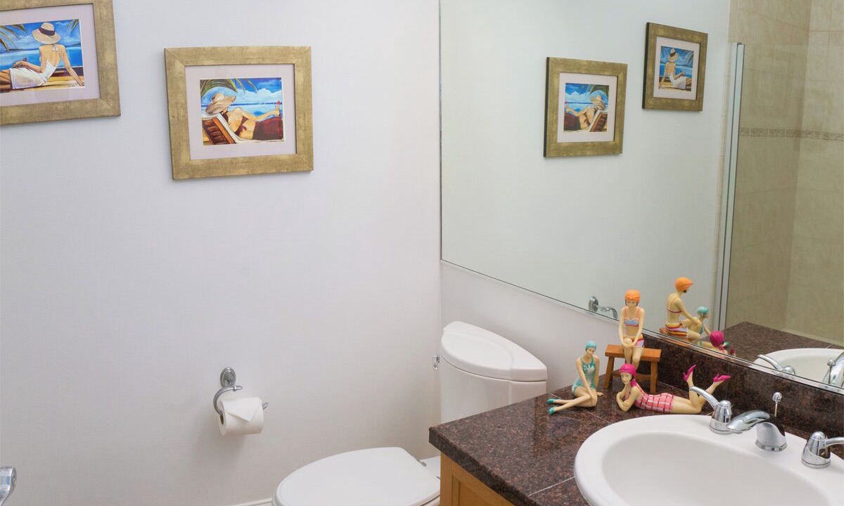Photo of Bathroom in Kaiulani