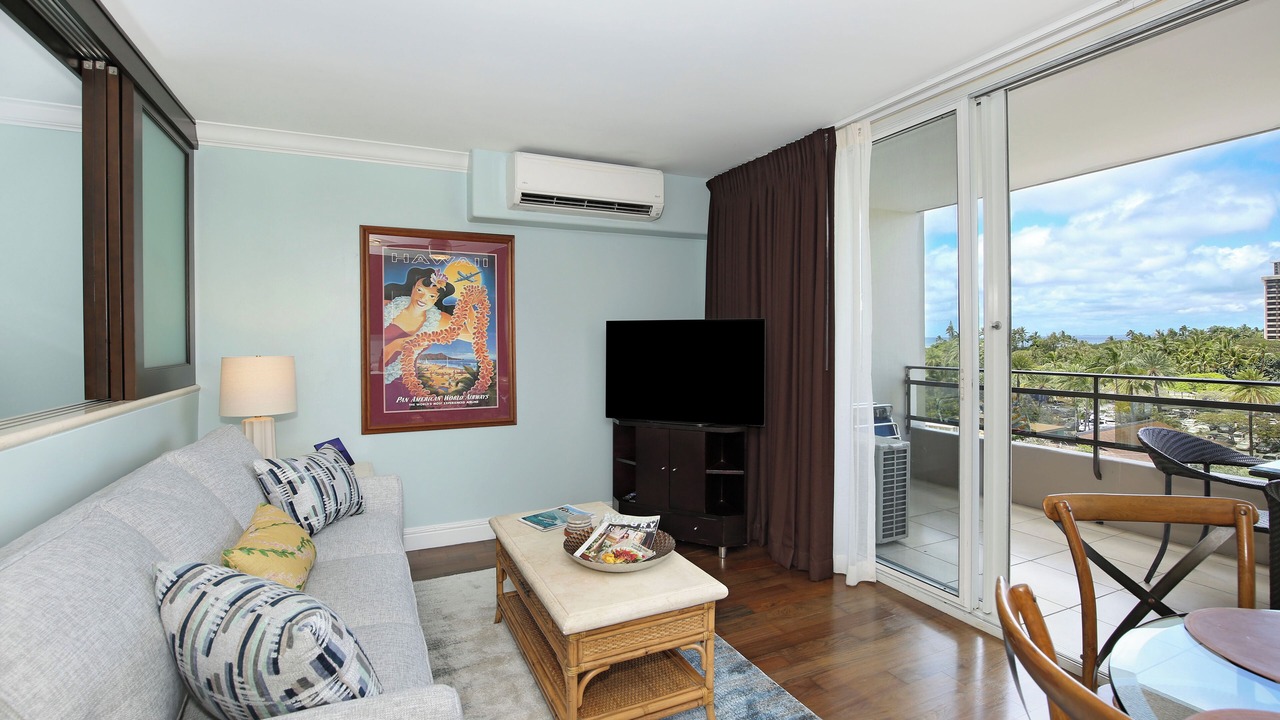 Photo of Livingroom in Waikiki