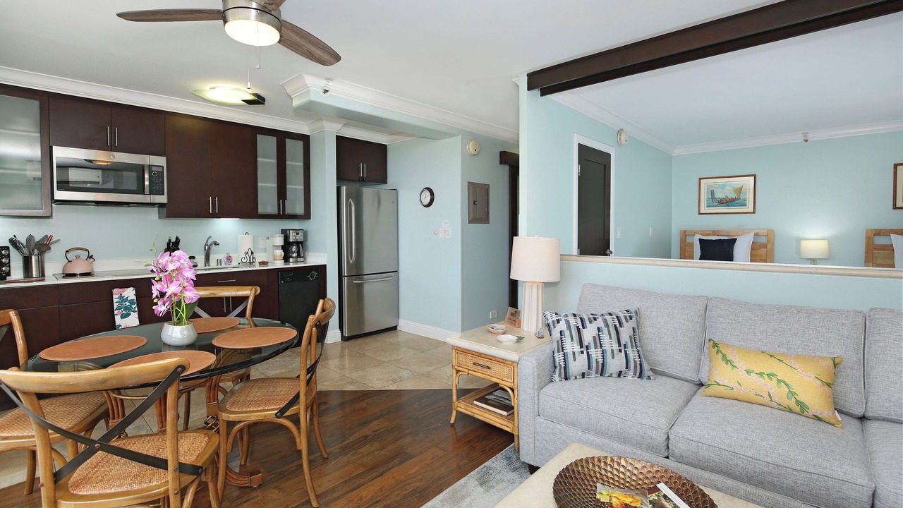 Photo of Livingroom in Waikiki