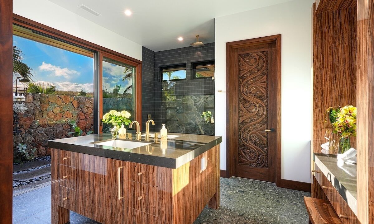 Photo of Bathroom in Poipu