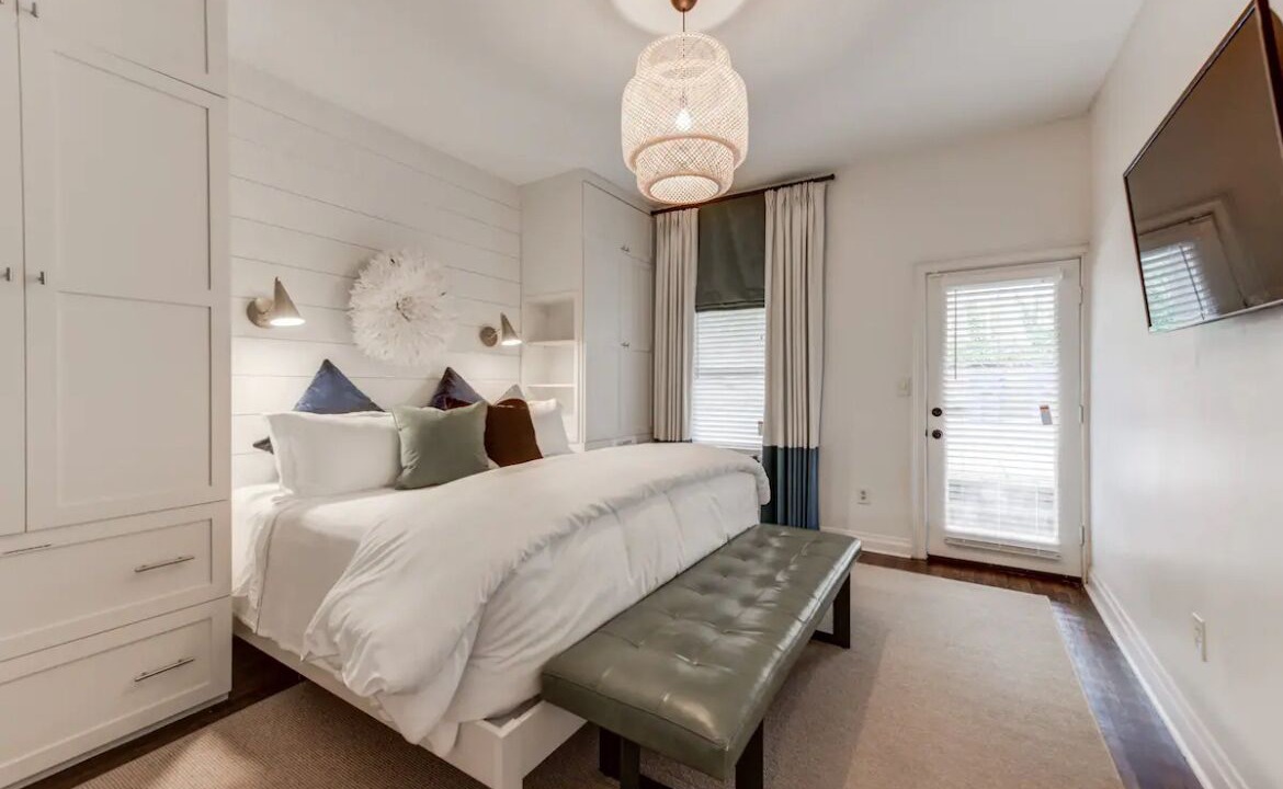 Photo of Bedroom in Midtown
