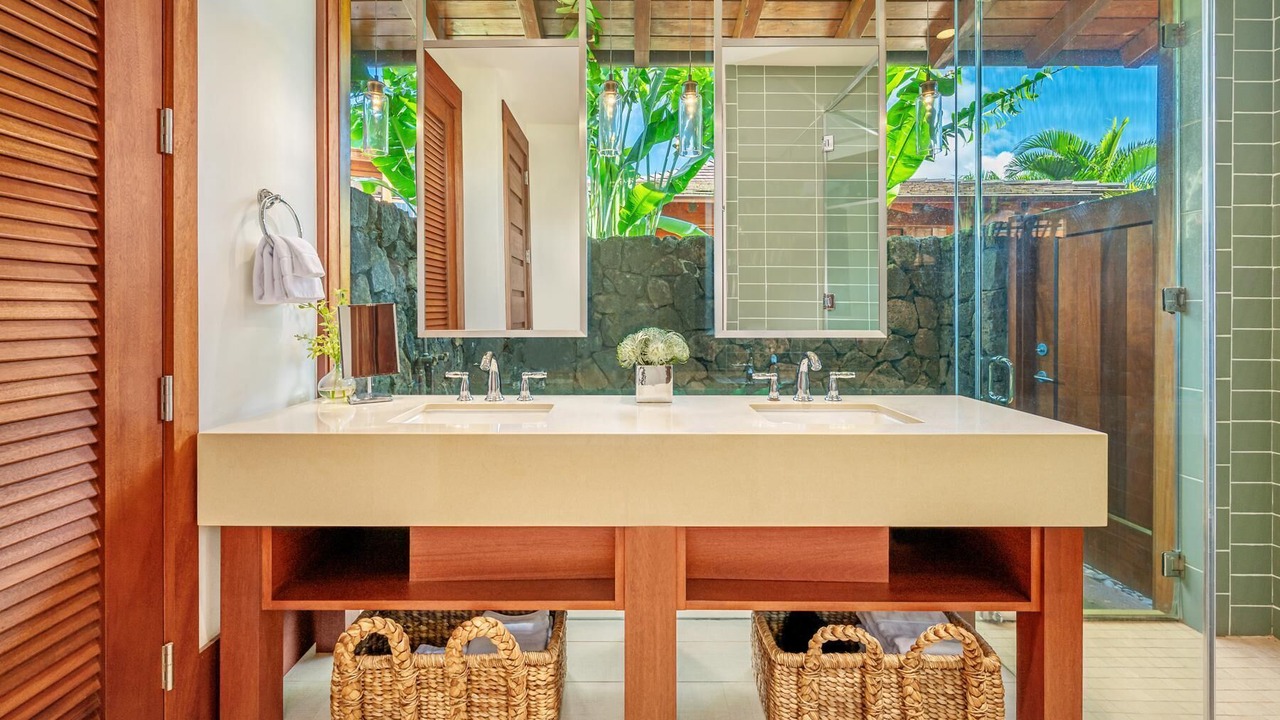 Photo of Bathroom in Poipu