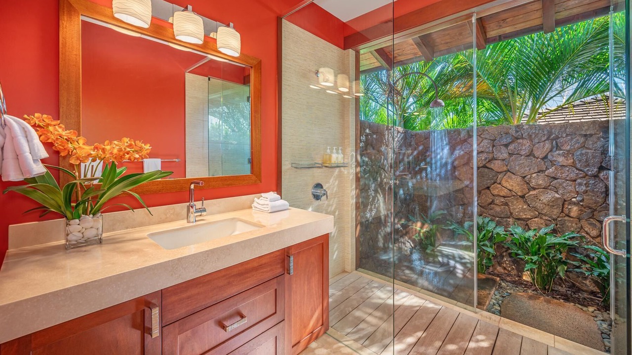 Photo of Bathroom in Poipu