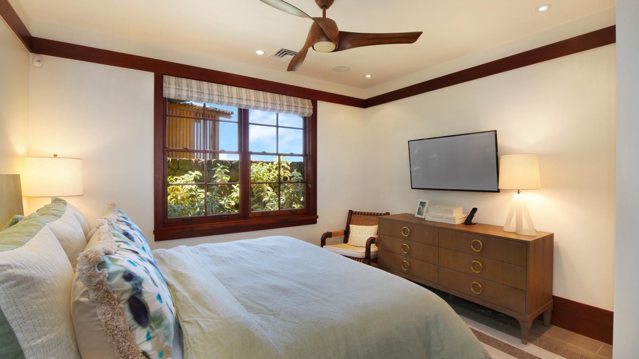 Photo of Bedroom in Poipu