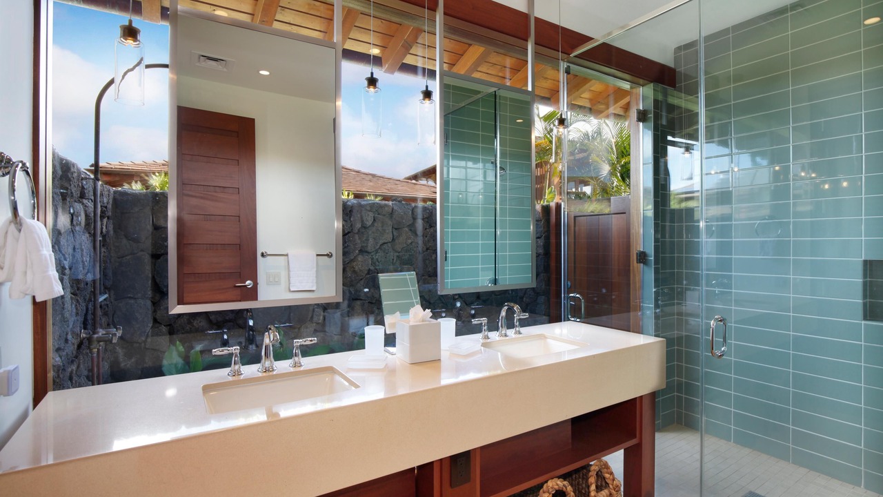 Photo of Bathroom in Poipu
