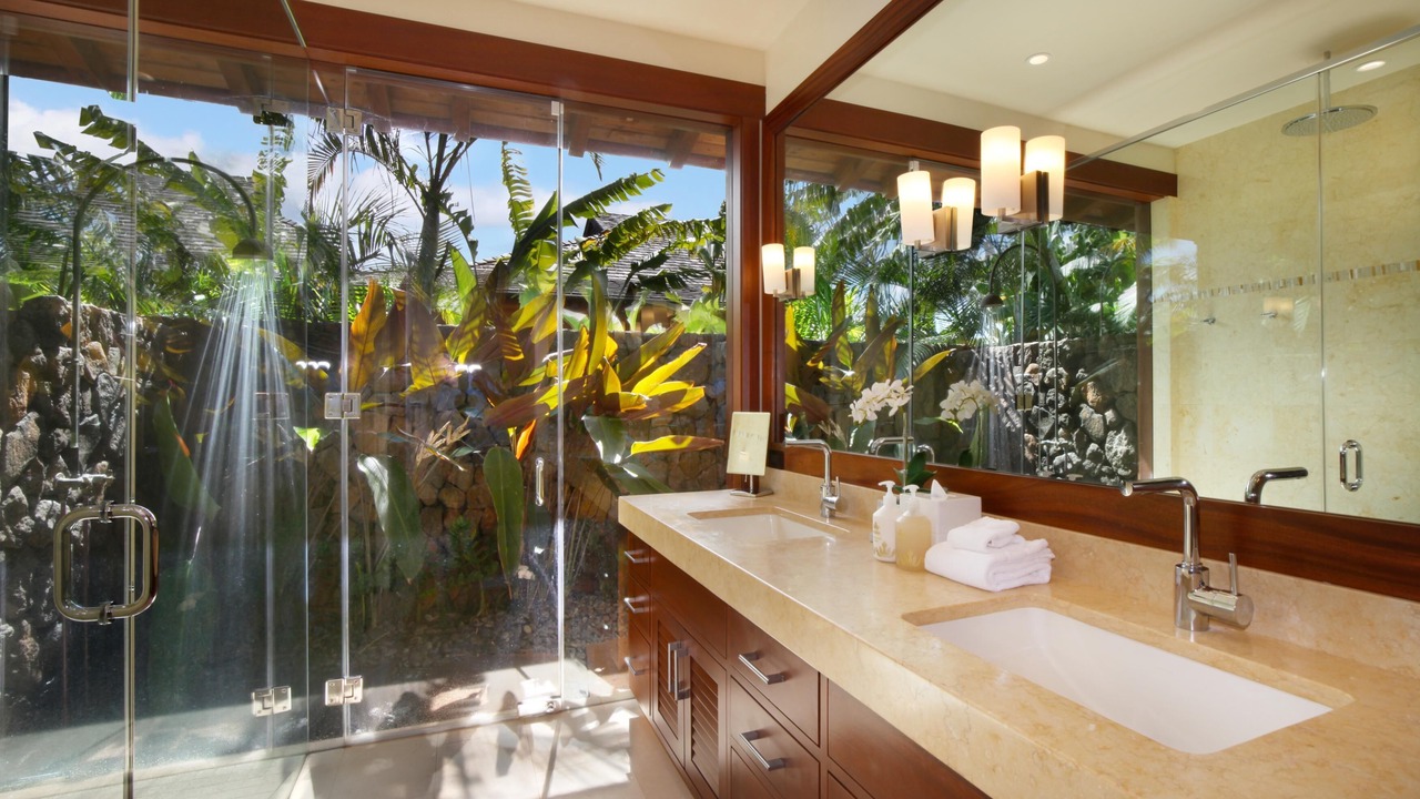 Photo of Bathroom in Poipu