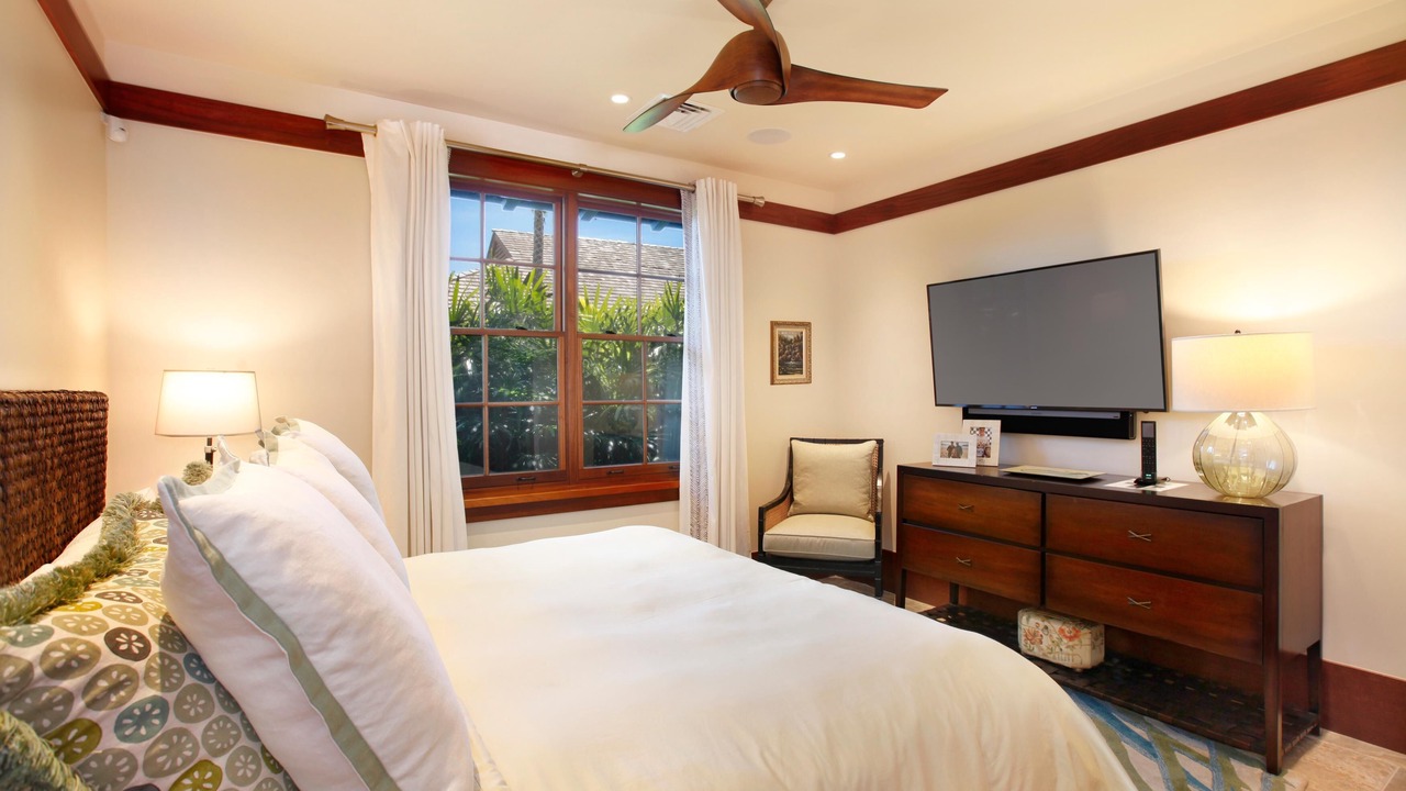 Photo of Bedroom in Poipu