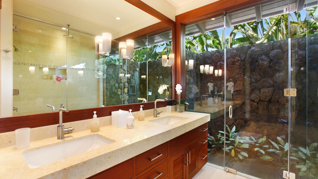 Photo of Bathroom in Poipu