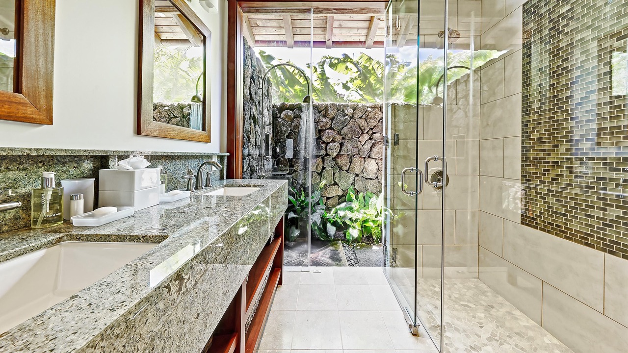 Photo of Bathroom in Poipu
