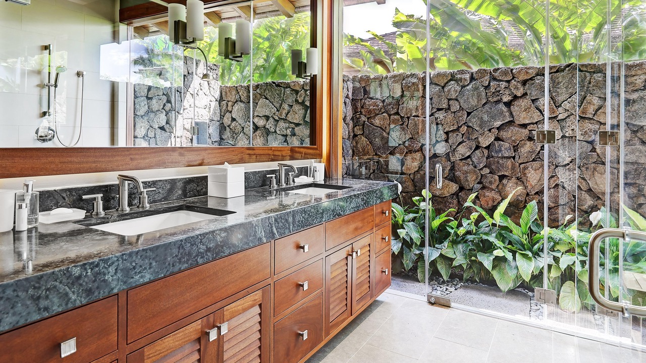 Photo of Bathroom in Poipu