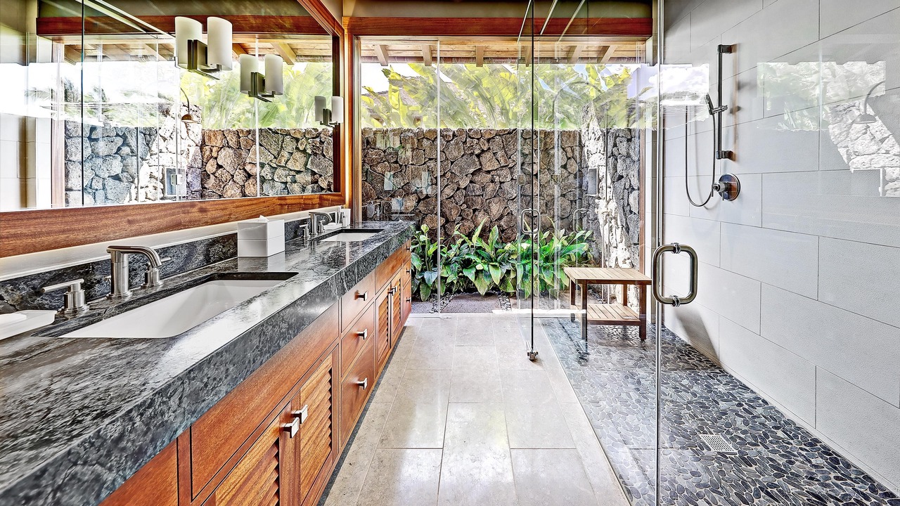 Photo of Bathroom in Poipu