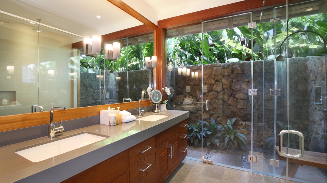 Photo of Bathroom in Poipu