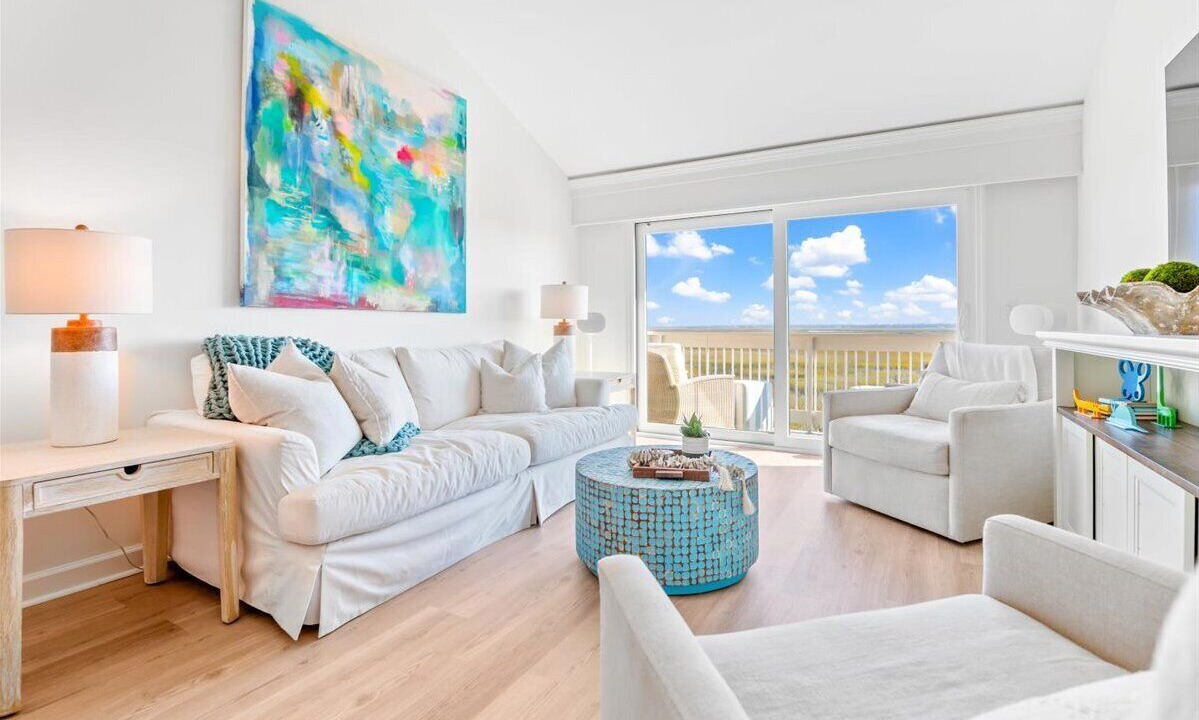 Photo of Livingroom in St. Simons Island