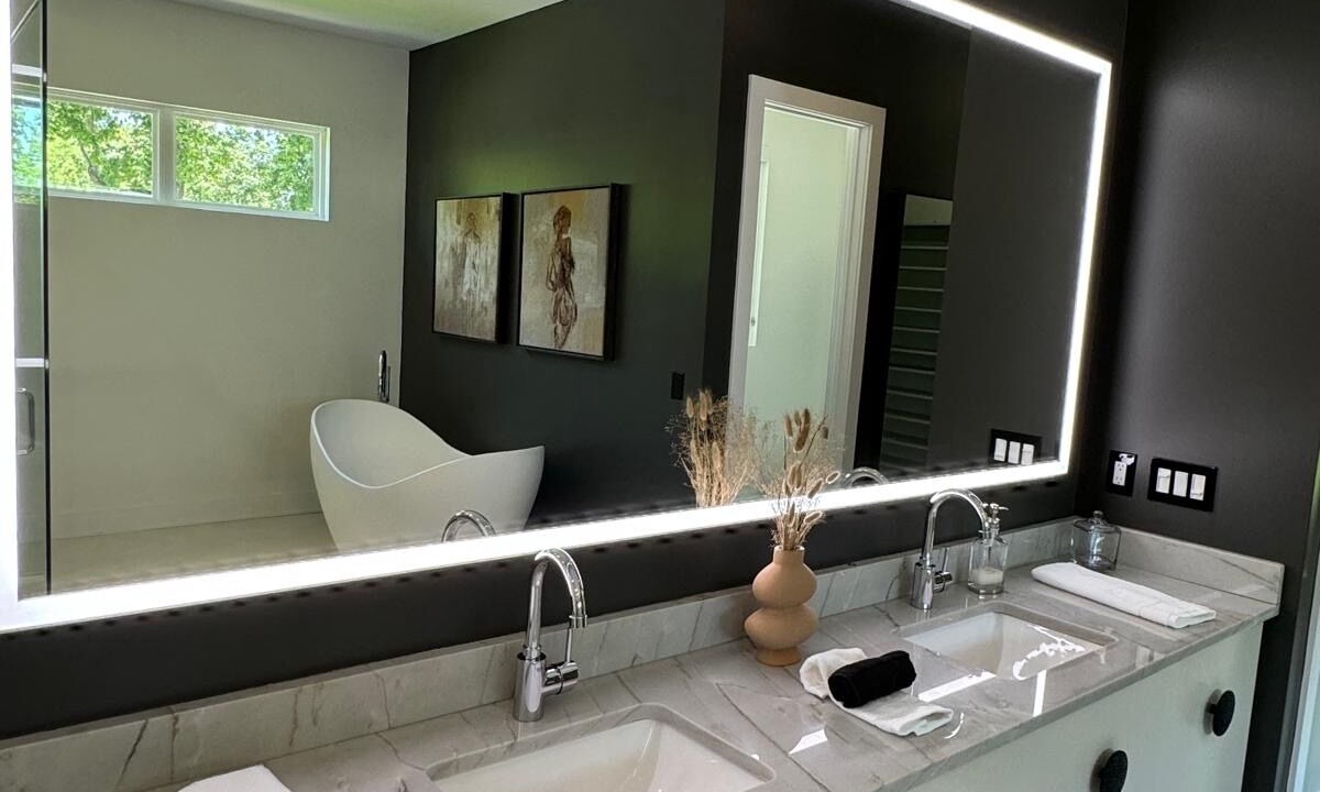 Photo of Bathroom in Lavista Park