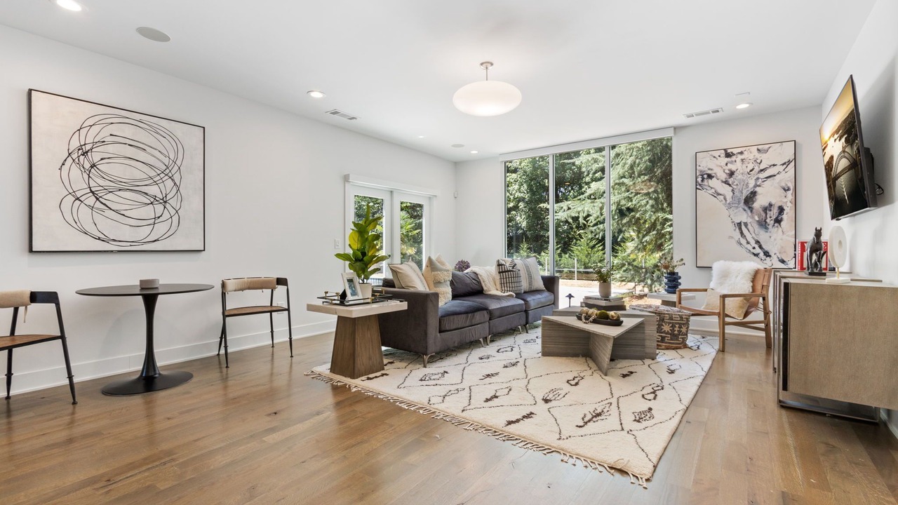 Photo of Livingroom in Lavista Park