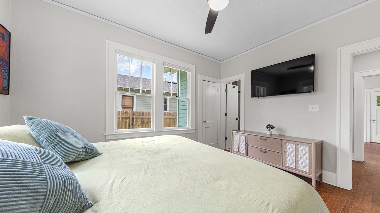 Photo of Bedroom in Murray Hill