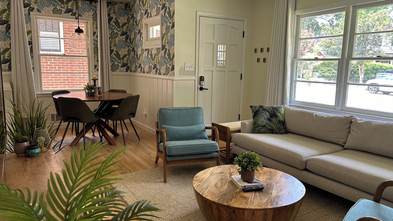 Photo of Livingroom in Edgewood
