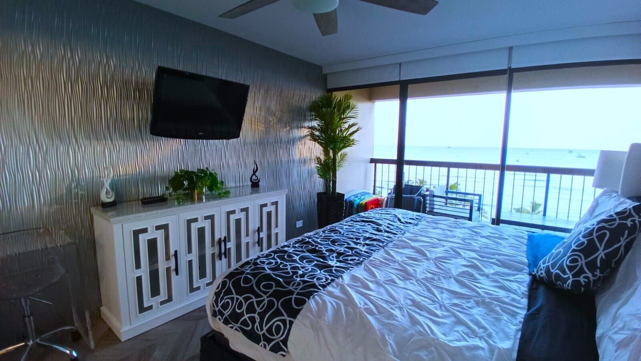 Photo of Bedroom in Waikiki