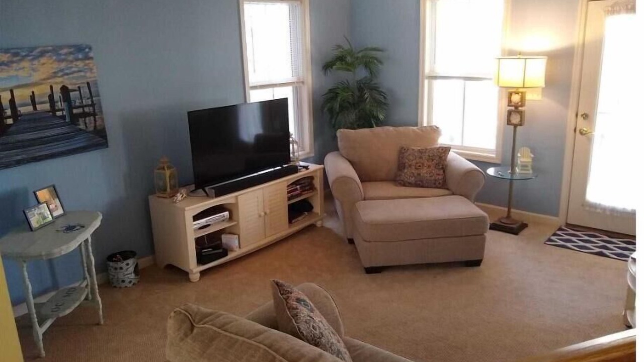 Photo of Livingroom in Sunset Island
