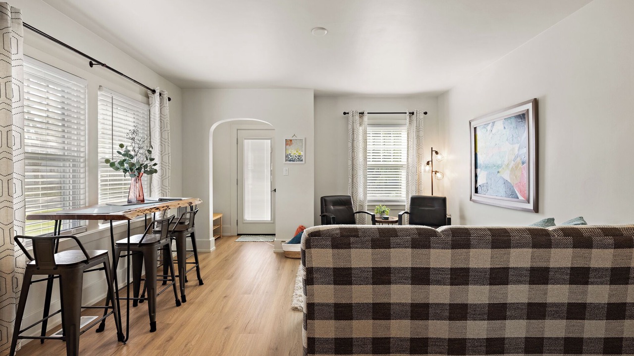 Photo of Bedroom in Lakeside