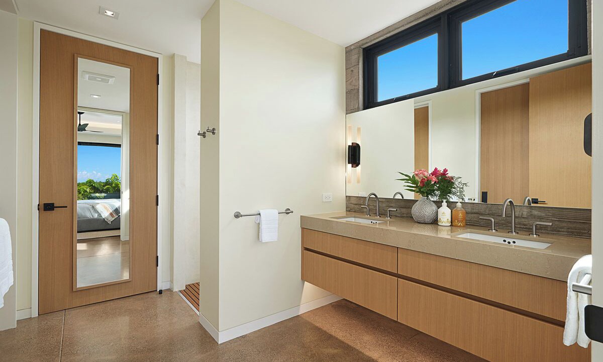 Photo of Bathroom in Poipu