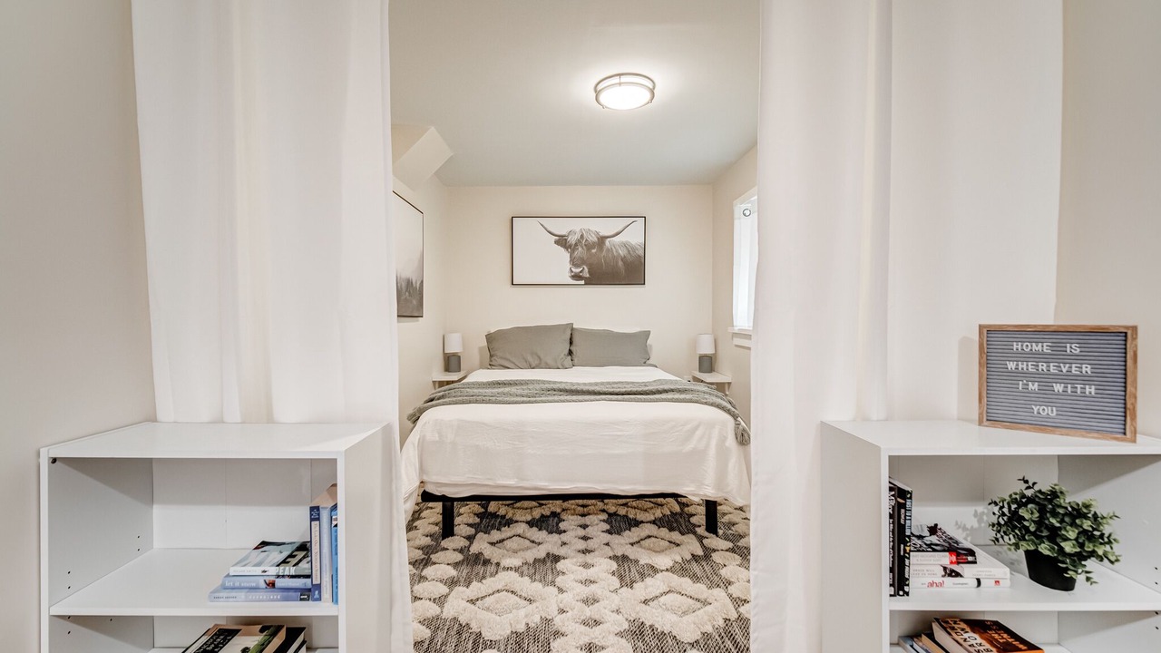 Photo of Bedroom in Johns Creek