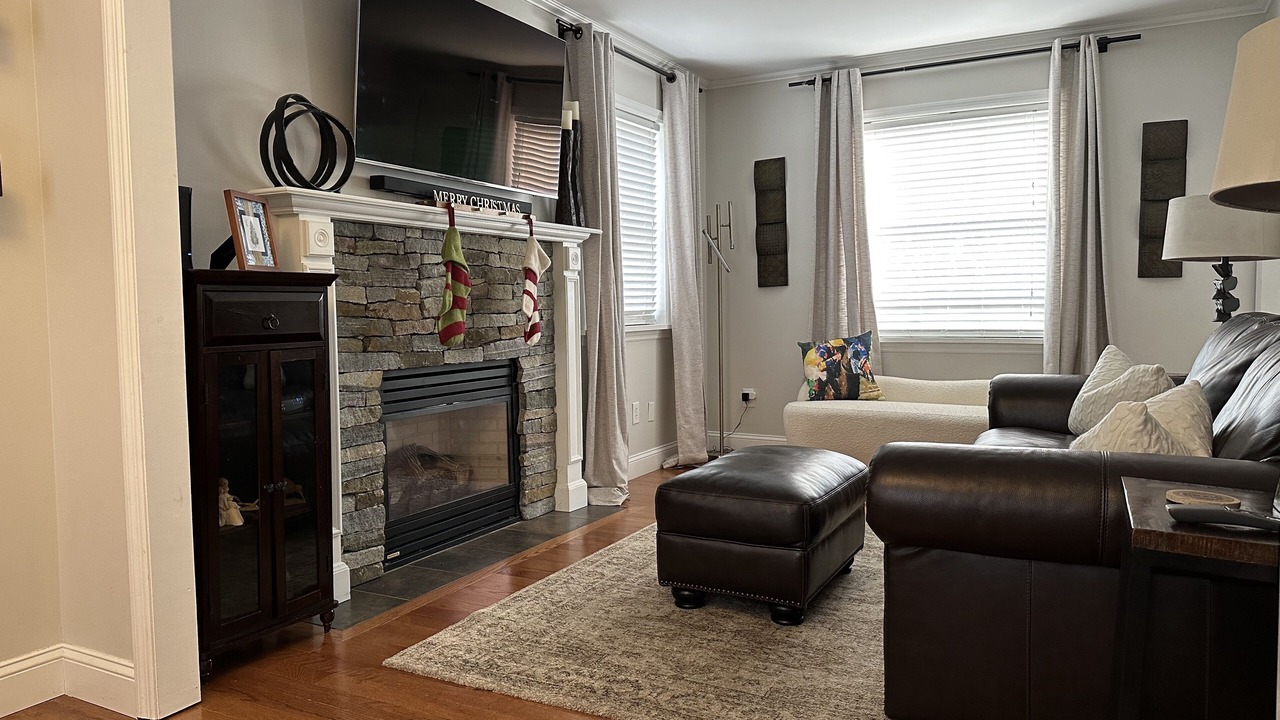 Photo of Livingroom in Saratoga Springs