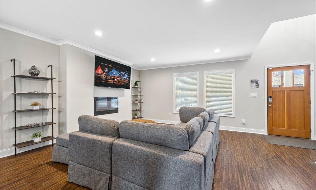 Photo of Livingroom in Edgewood