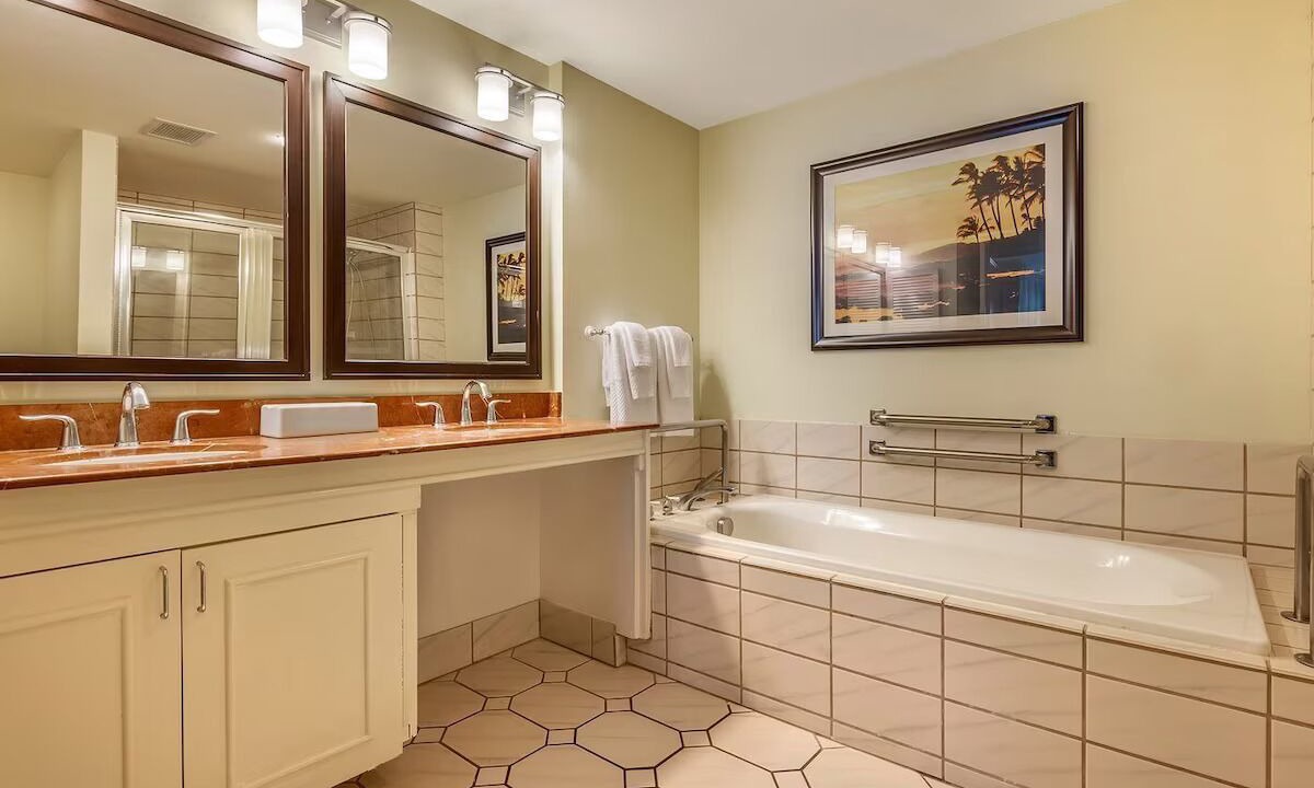 Photo of Bathroom in Poipu