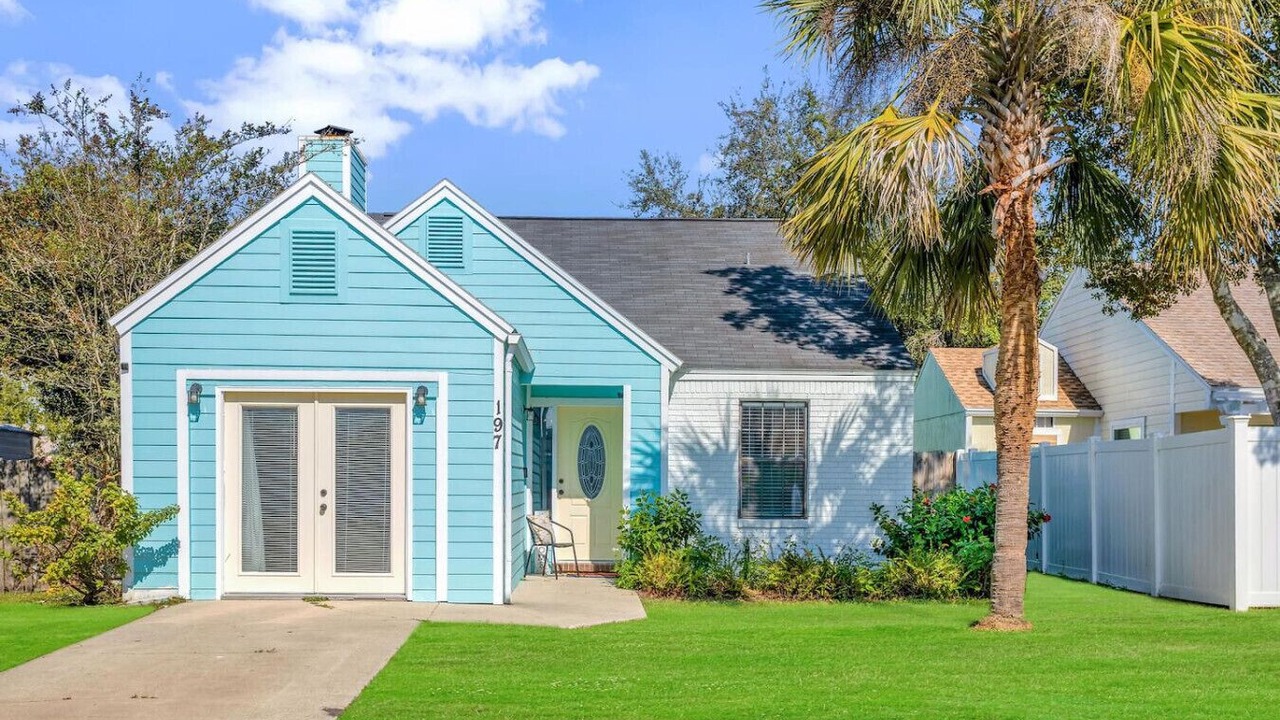 Photo of Outdoor in Dolphin's Cove