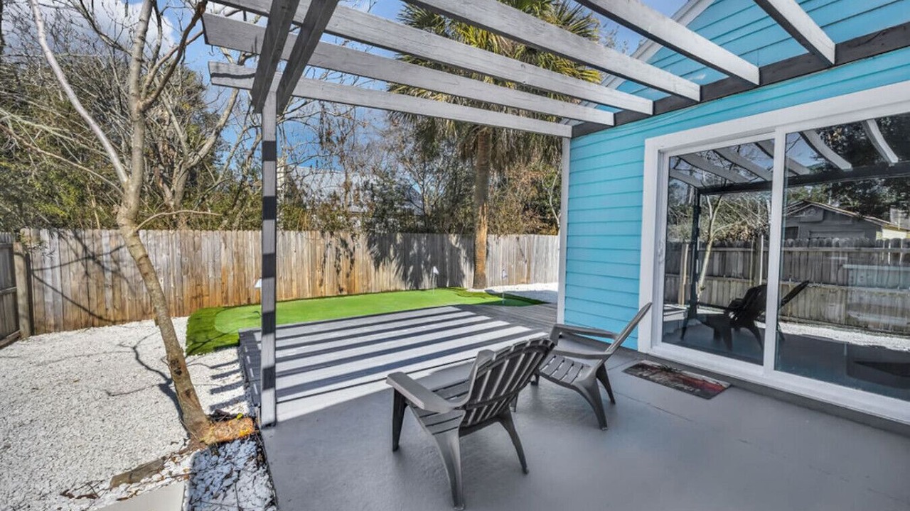 Photo of Patio Balcony in Dolphin's Cove