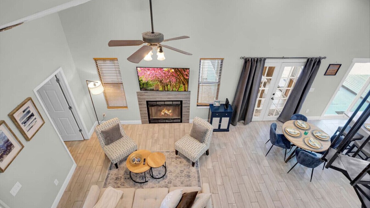 Photo of Livingroom in Dolphin's Cove