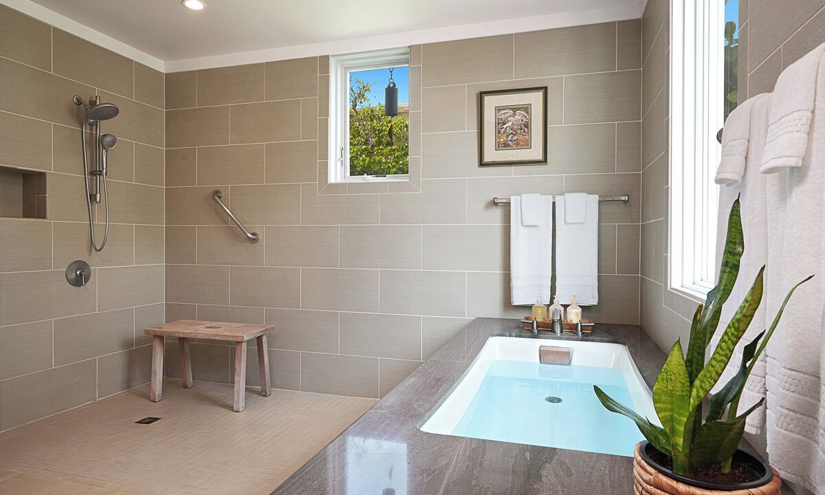 Photo of Bathroom in Poipu