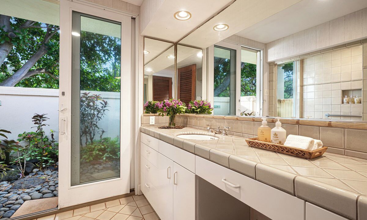 Photo of Bathroom in Poipu