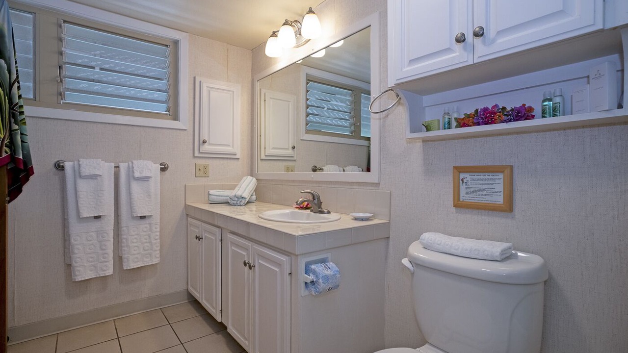 Photo of Bathroom in Wainiha