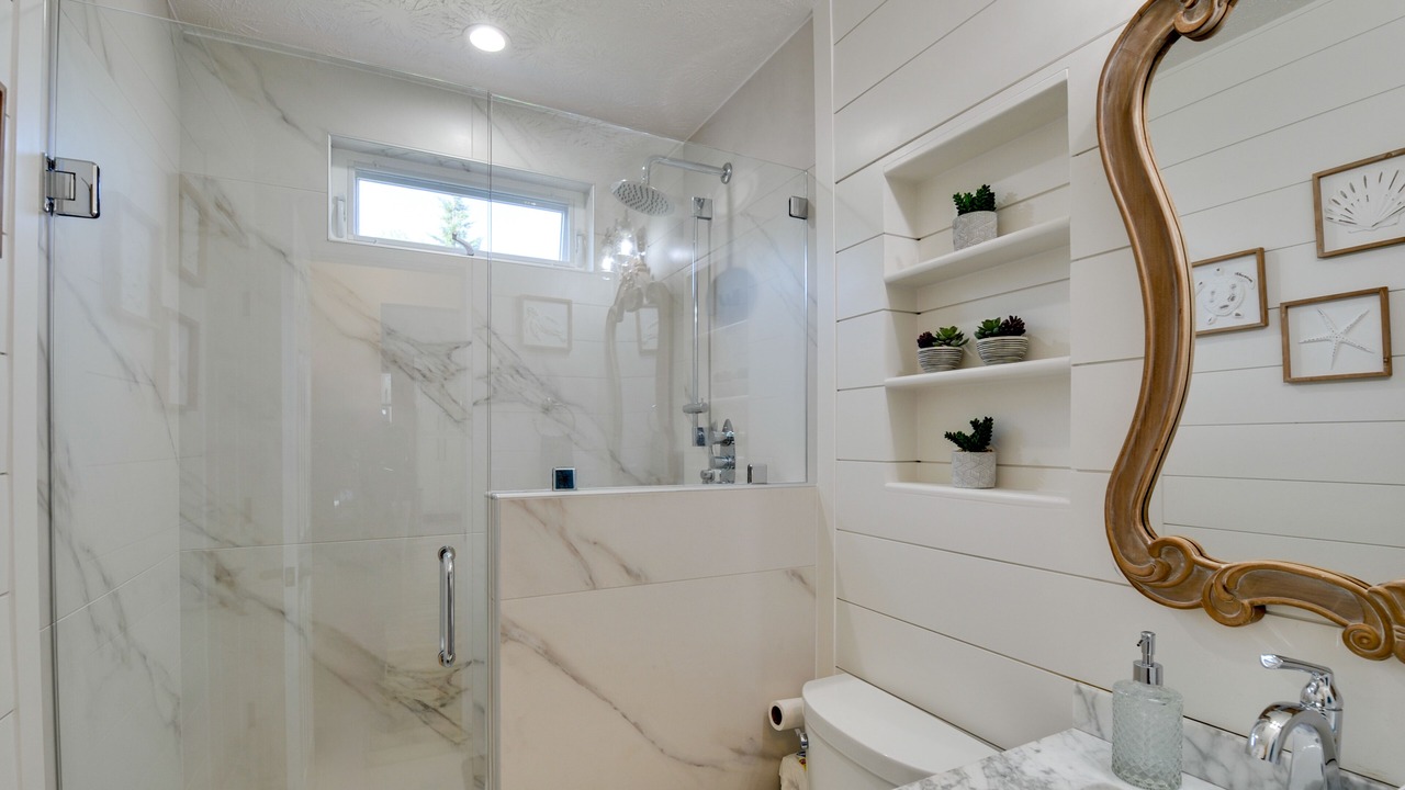 Photo of Bathroom in Winder