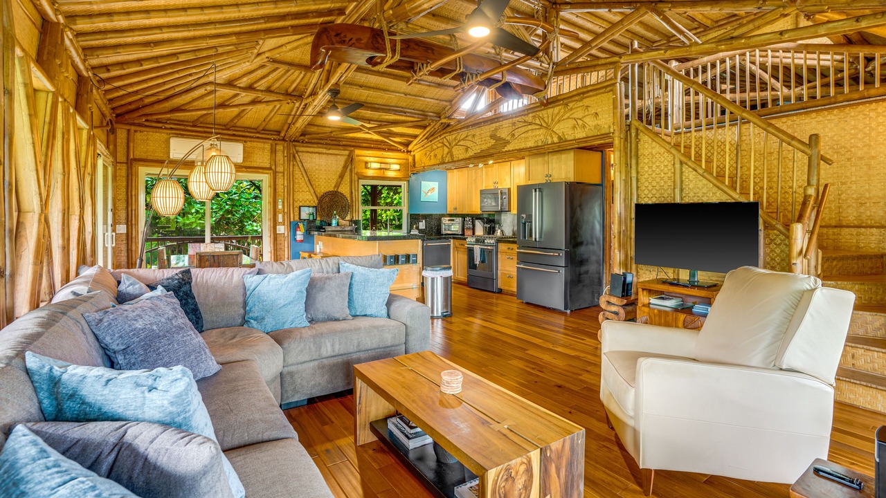 Photo of Livingroom in Wainiha