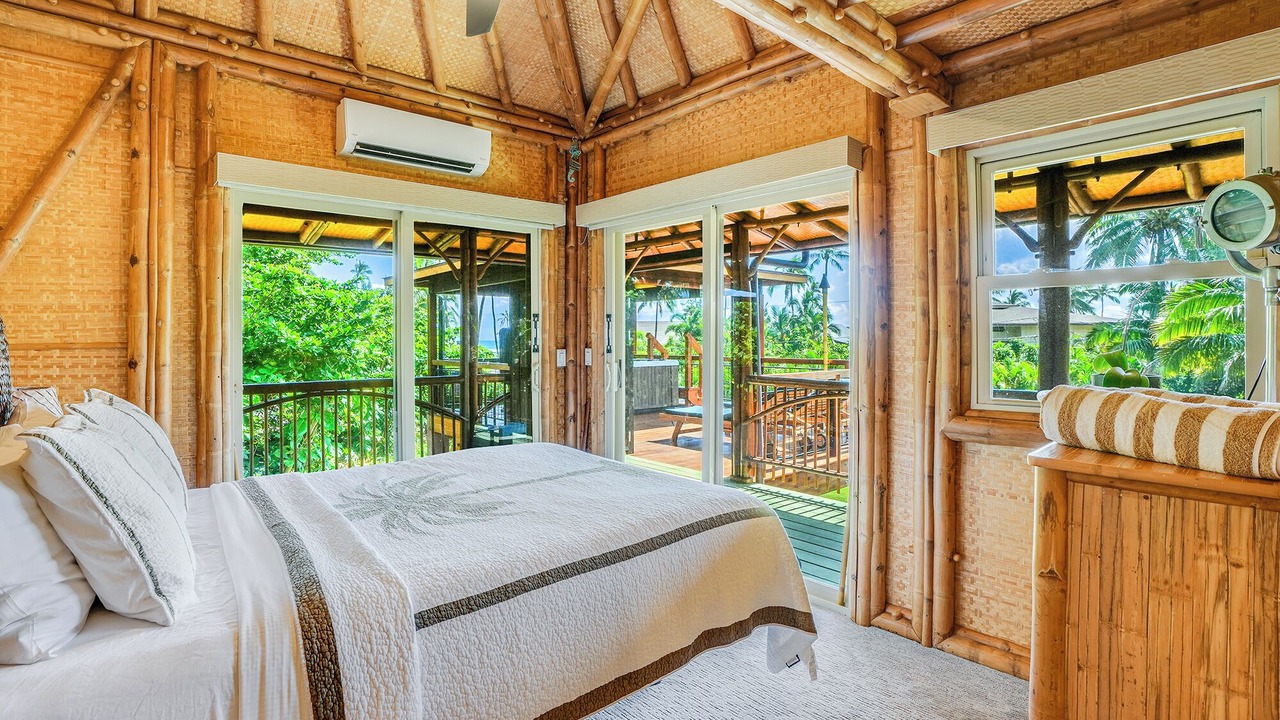 Photo of Bedroom in Wainiha