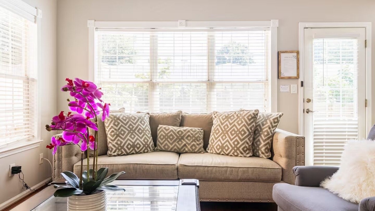 Photo of Livingroom in Lawrenceville
