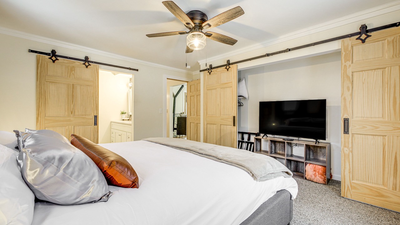 Photo of Bedroom in Warrensburg