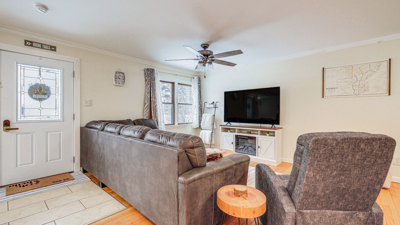 Photo of Livingroom in Warrensburg